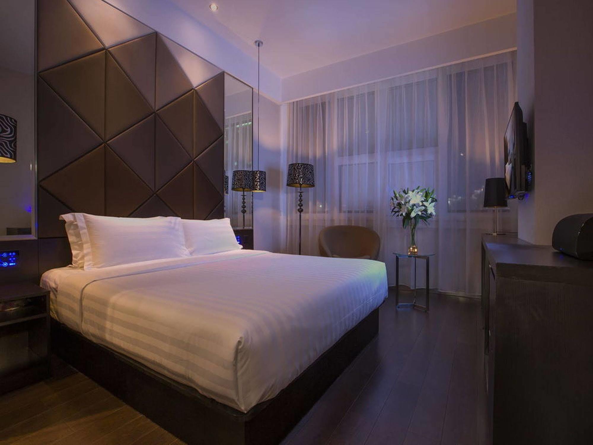 Orange Hotel Select Luohu Шънджън Екстериор снимка